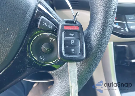 2017 Honda Accord Lx z USA, uszkodzony, nr VIN 1HGCR2F33HA302910